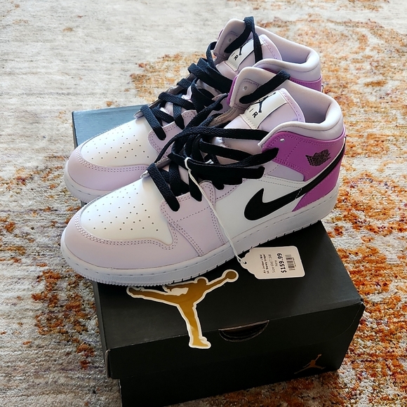 Air Jordan 1 Mid (GS) - Picture 7 of 7
